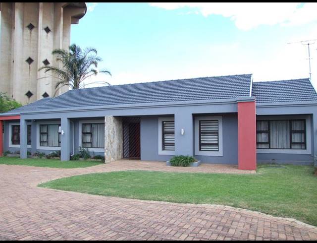 5 BEDROOM HOUSE FOR SALE IN ONTDEKKERSPARK